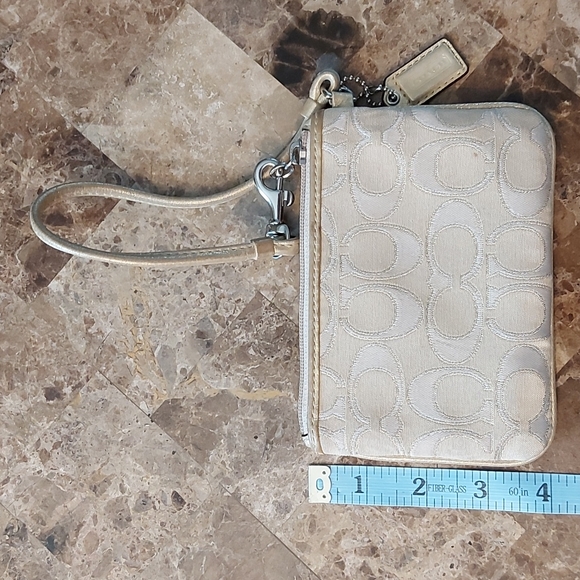 Gold Coach Poppy small wristlet, GUC - Picture 3 of 6